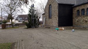 Tannenbaum aufstellen Dorfplatz Interessengemeinschaft IG der Ortsvereine Nütheim Schleckheim Kapellenverein