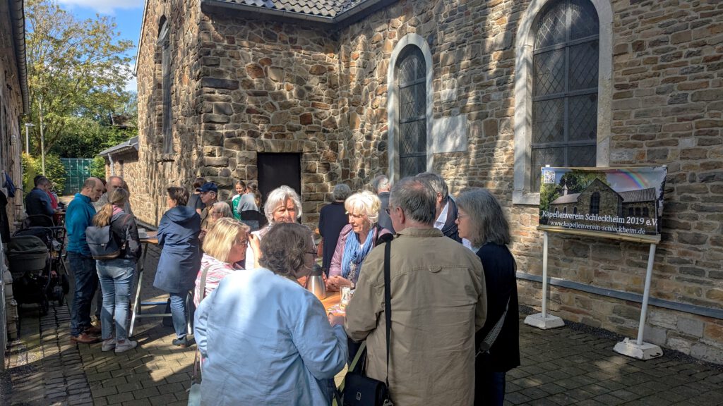 Kaffee nach der Kirche Schleckheimer Kapelle Juni 2024 Gespräche Gemeinschaft Dorfgemeinschaft