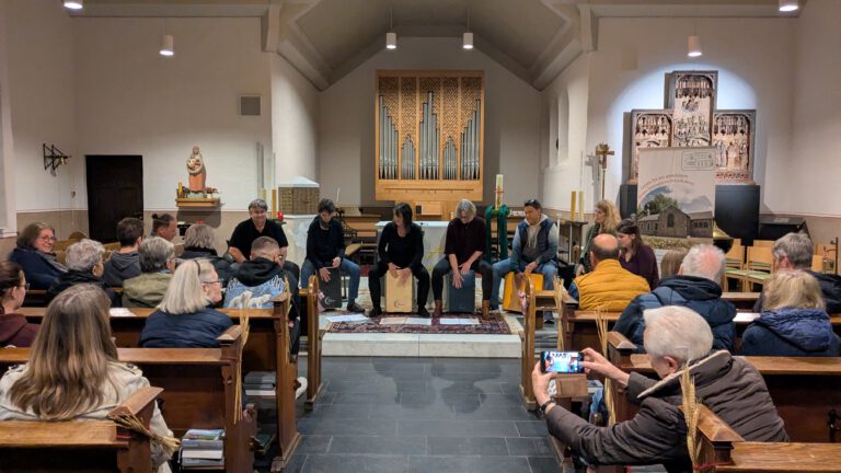 Nacht der Offenen Kirchen NOK 2025 Kapelle Schleckheim Kapellenverein Kapellenchor Jugendchor Cajon Cajongruppe