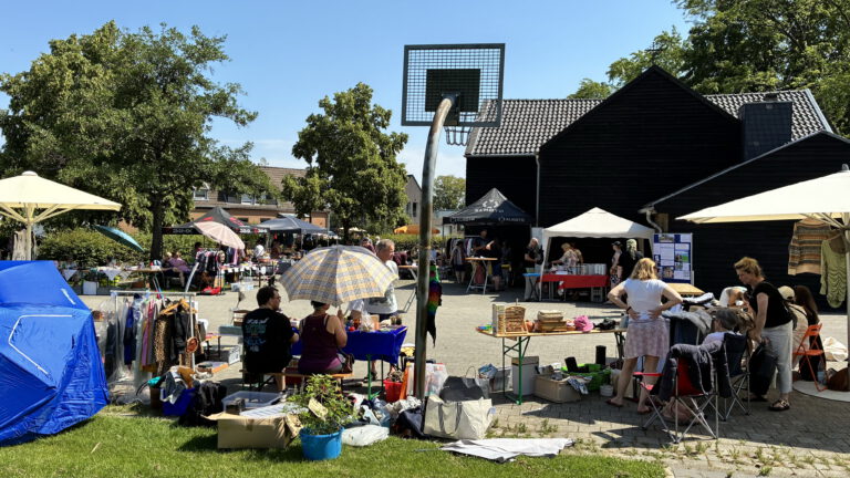 Kapellenverein Schleckheim Dorfplatz Kapelle Flohmarkt Kaufen Verkaufen Nachhaltigkeit Gesellig Begegnung