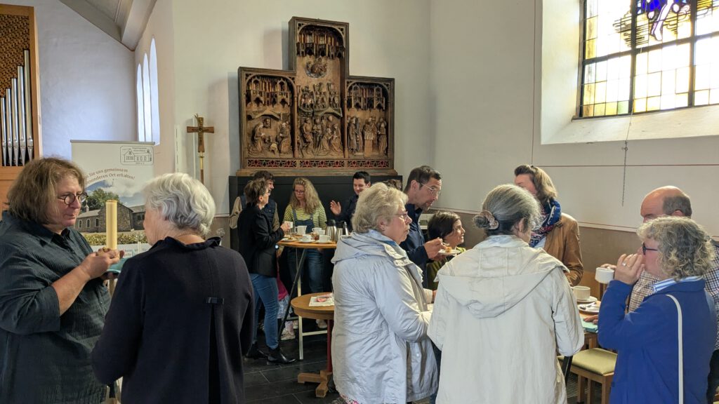 Kaffee nach der Kirche Schleckheimer Kapelle August 2026 Gespräche Gemeinschaft Dorfgemeinschaft Austausch gesellig