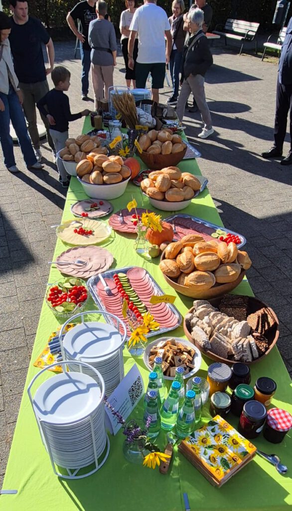 Erntedankfrühstück Kapellenverein Schleckheim Dorfplatz Kapelle 2026 Gemeinschaft Begegnung Dorf Erntedank